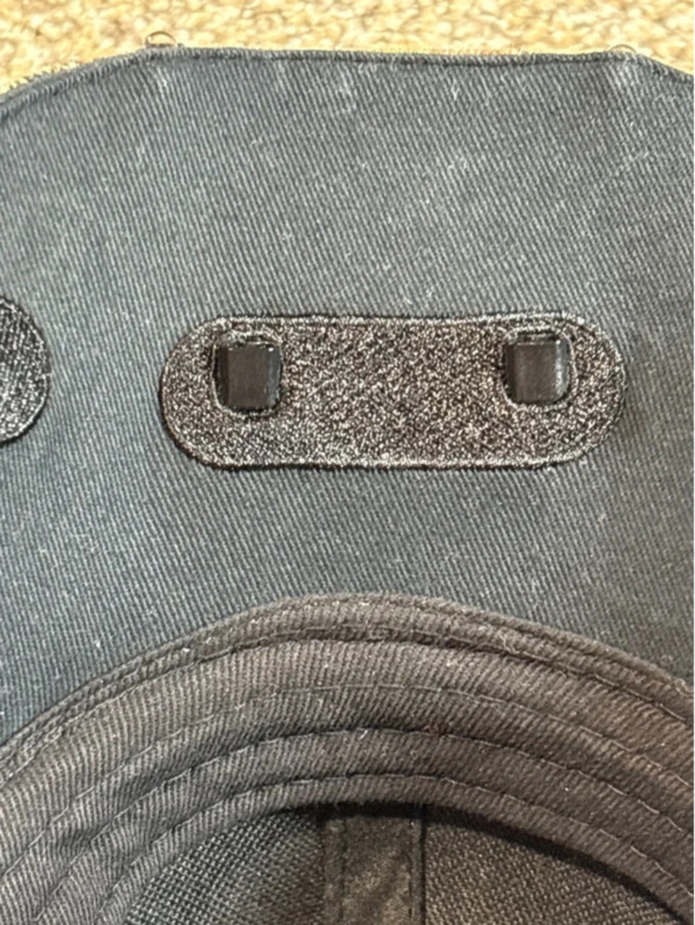 Camo LED flashlight hat - Picture 4 of 7